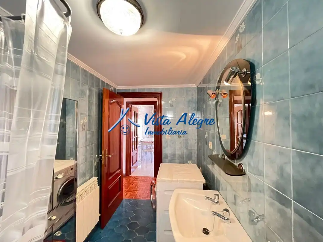 Baño de Piso en venta en Haro con Calefacción, Terraza y Amueblado
