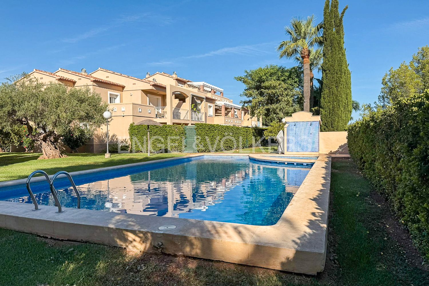 Piscina de Apartament en venda en Dénia amb Aire condicionat, Calefacció i Terrassa