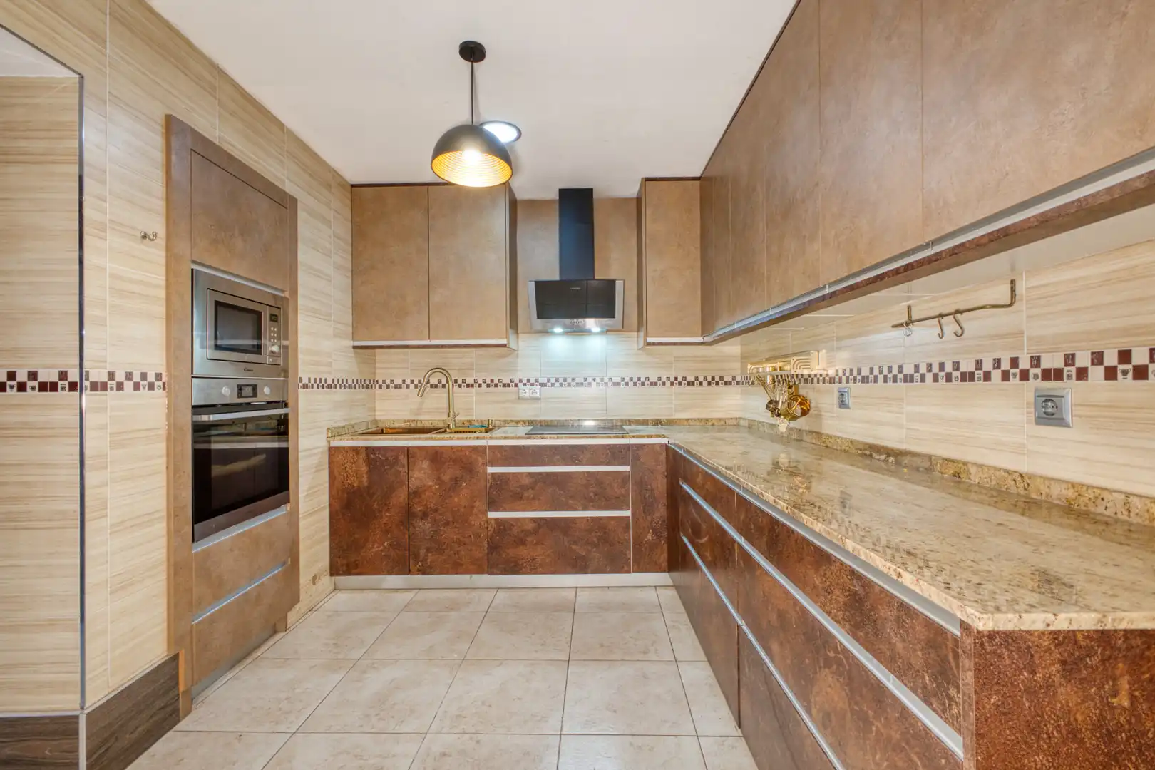 Kitchen of Detached homes for sale in Sant Joan d'Alacant  with Air Conditioner, Heating and Parquet flooring