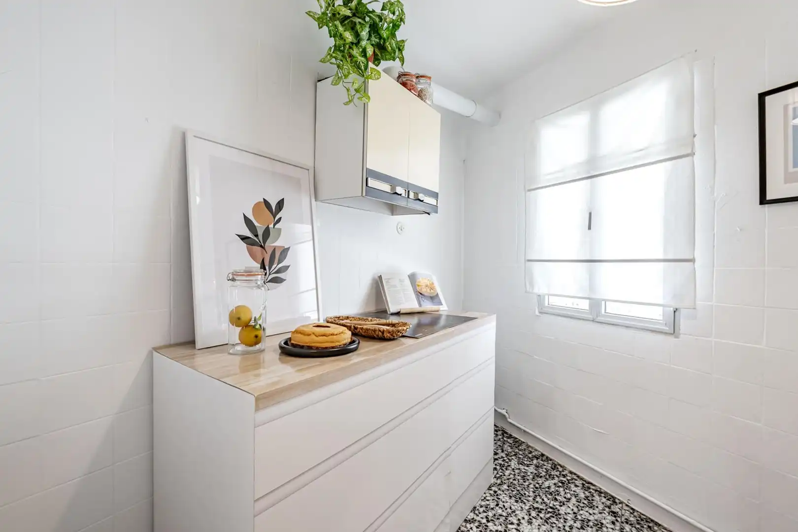 Kitchen of Flat for sale in Madrid  with Air Conditioner, Terrace and Balcony