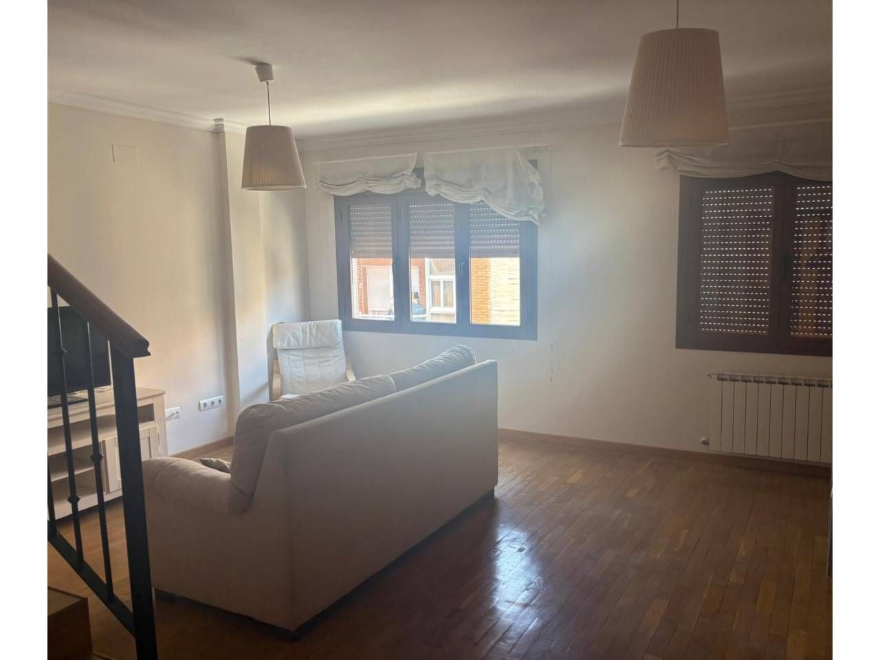 Living room of Duplex to rent in  Toledo Capital  with Air Conditioner, Heating and Furnished
