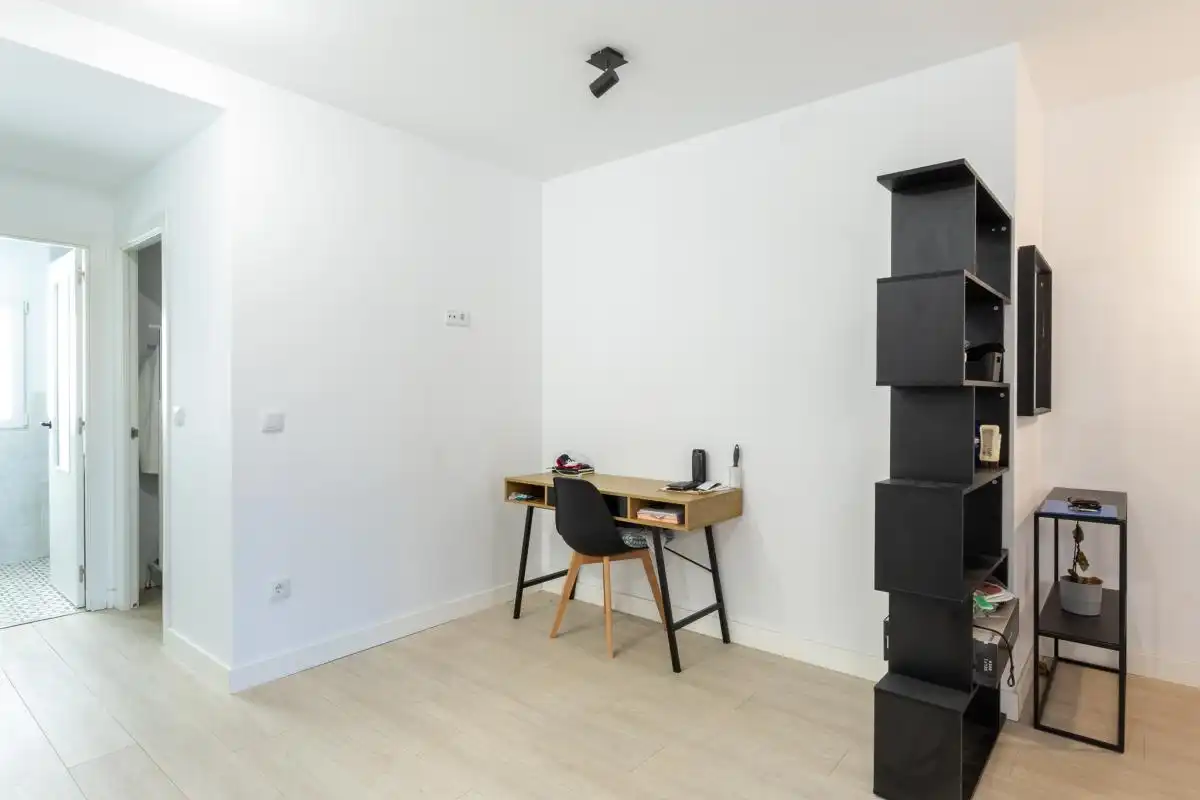 Piso en venta en C/ de Villena, El Pilar