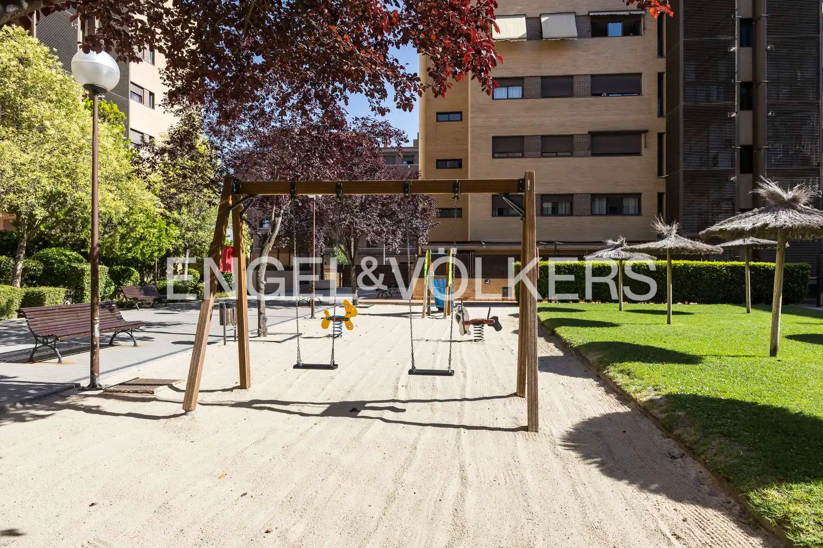 Exterior view of Apartments for sale in Madrid  with Air Conditioner, Heating and Private garden