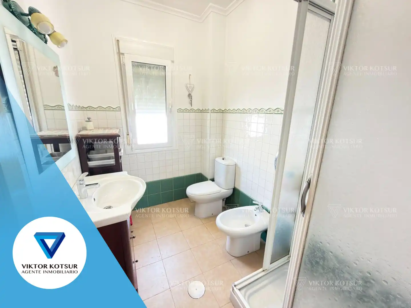 Bathroom of Detached homes for sale in Roquetas de Mar  with Air Conditioner, Terrace and Storage room