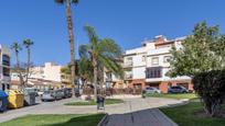 Vista exterior de Casa adosada en venda en Motril amb Terrassa i Balcó