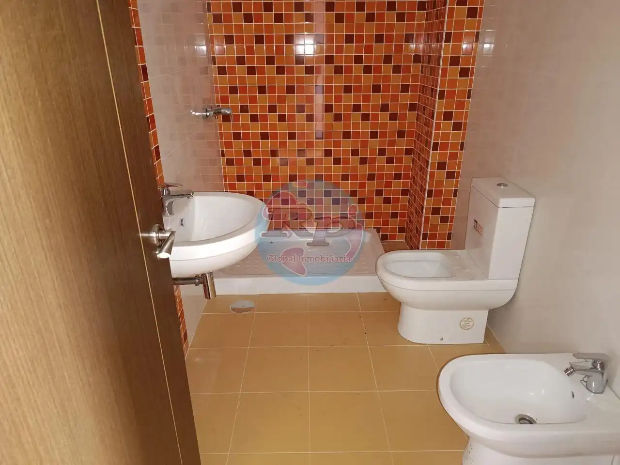 Baño de Casa o chalet en venta en Sariegos con Calefacción, Jardín privado y Parquet