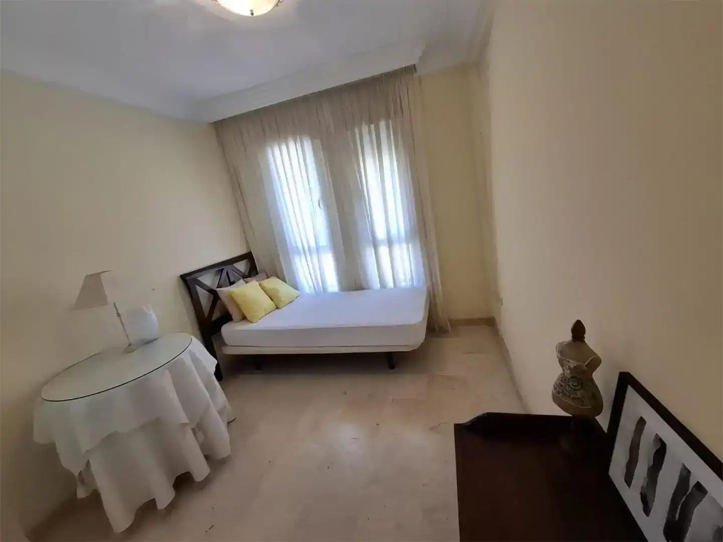 Dormitori de Casa adosada en venda en Marbella amb Piscina i Balcó