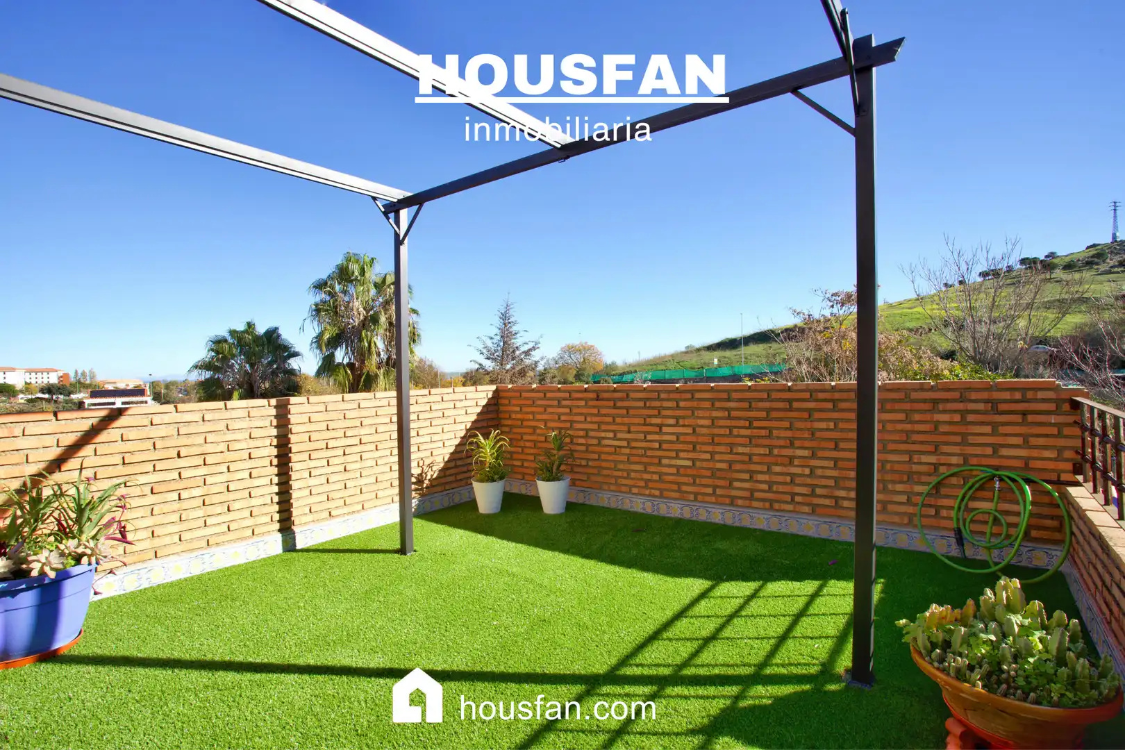 Vista exterior de Casa o xalet en venda en Cáceres amb Calefacció, Jardí privat i Terrassa