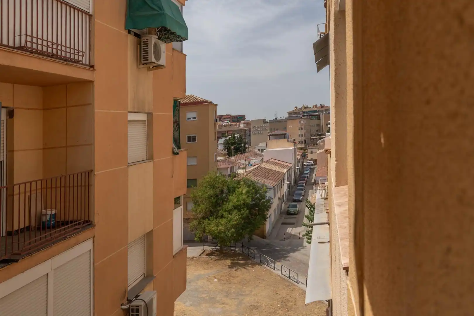 Vista exterior de Piso en venta en Granada con Aire acondicionado y Amueblado