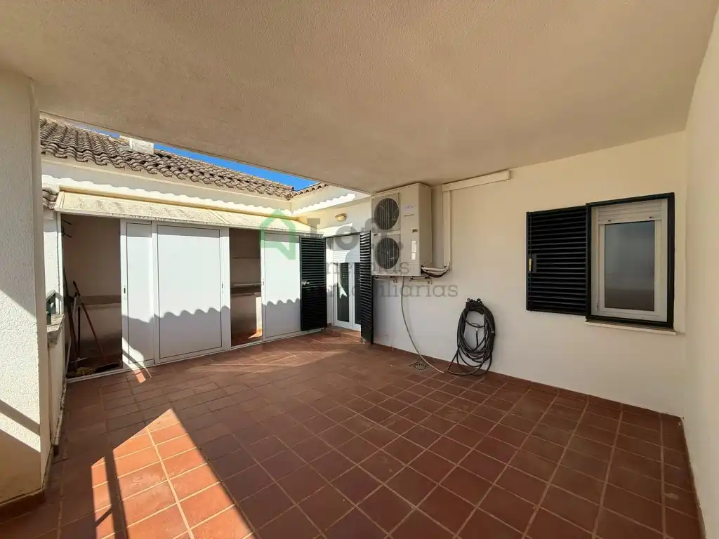 Terrasse von Dachboden zur Miete in Badajoz mit Klimaanlage, Privatgarten und Terrasse
