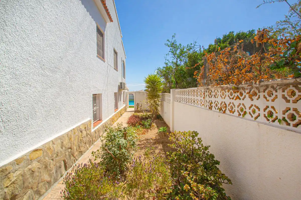 Garden of Houses for sale in Calpe / Calp  with Air Conditioner, Heating and Private garden