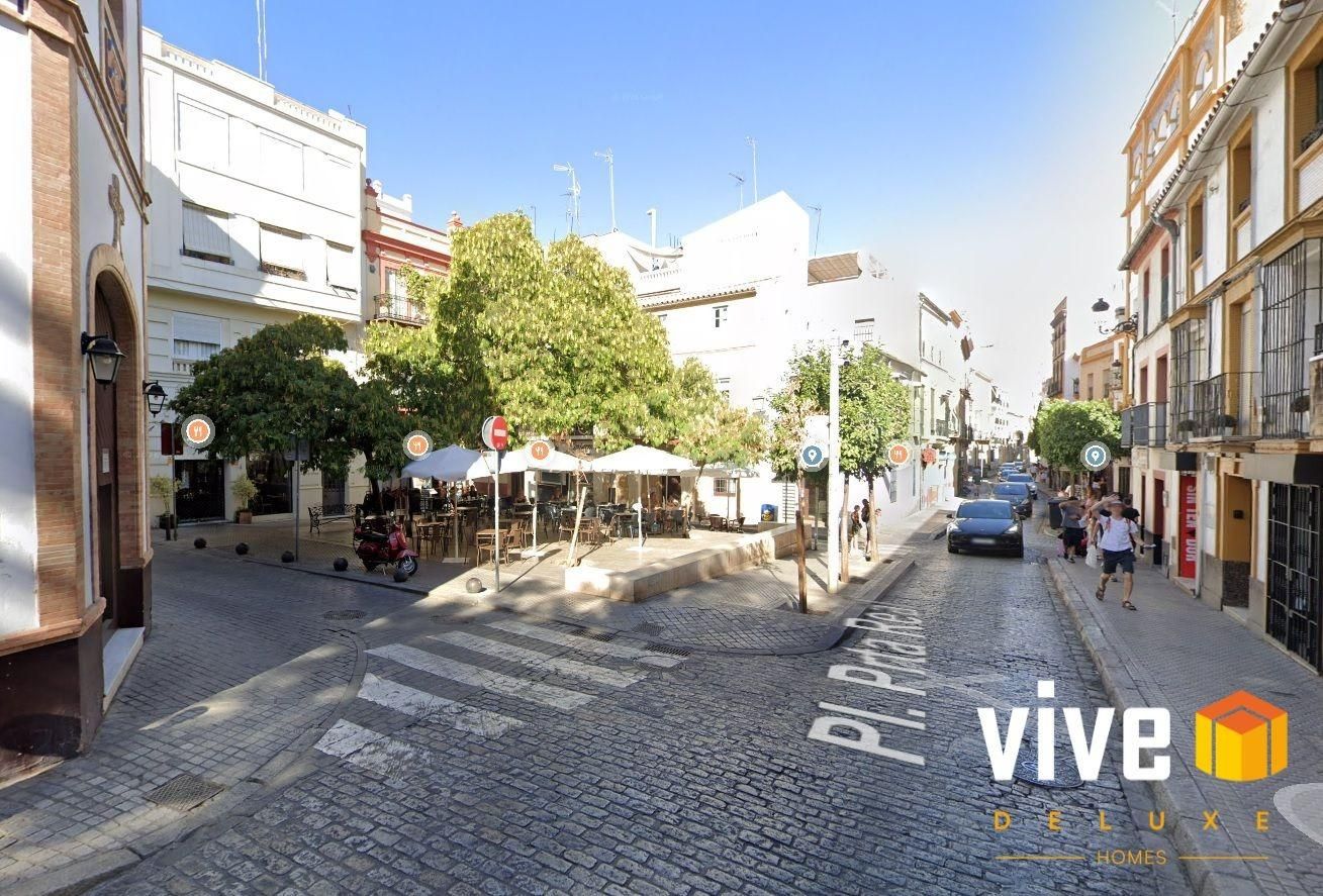 Exterior view of House or chalet for sale in  Sevilla Capital  with Air Conditioner, Heating and Private garden