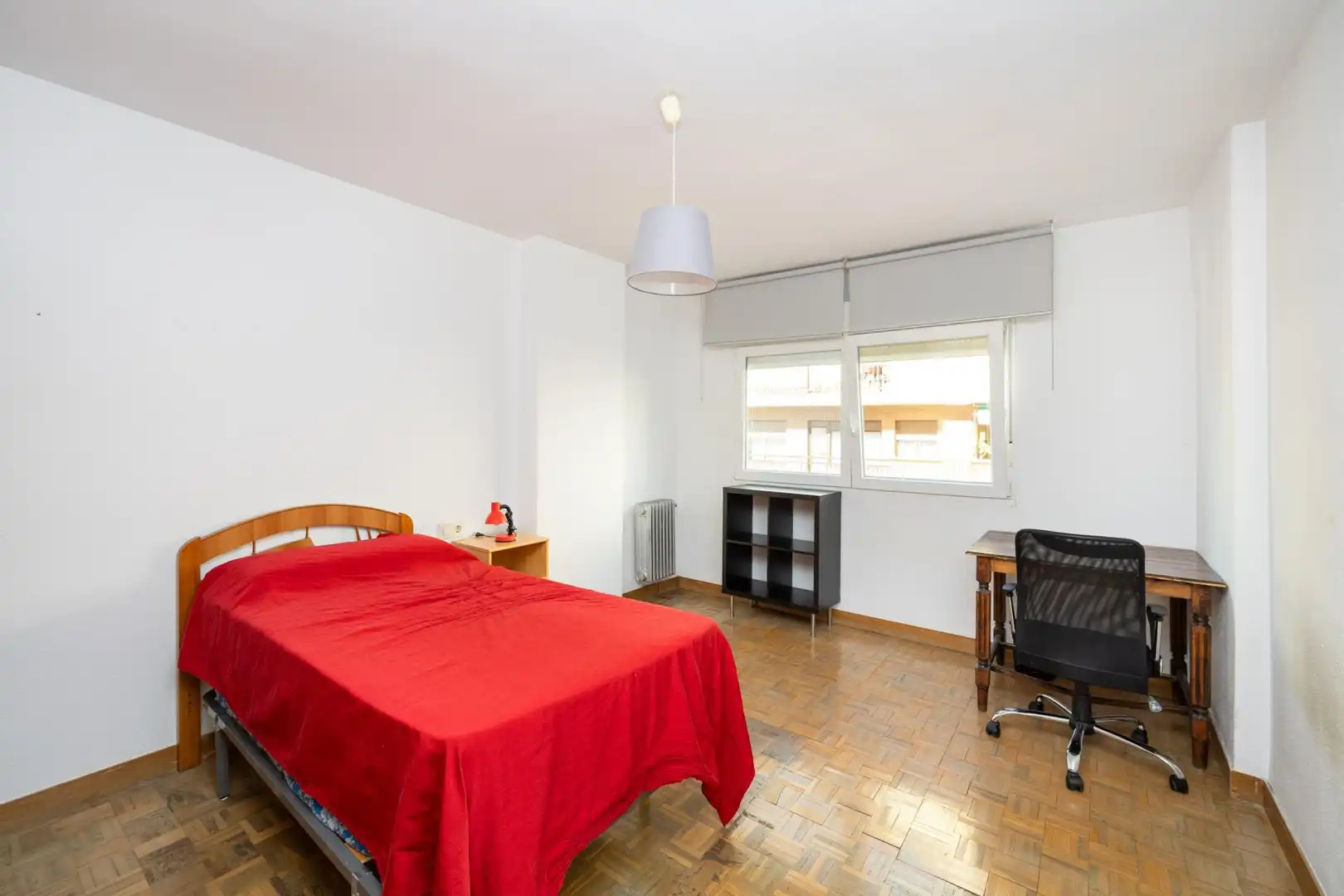 Dormitori de Apartament en venda en Granada