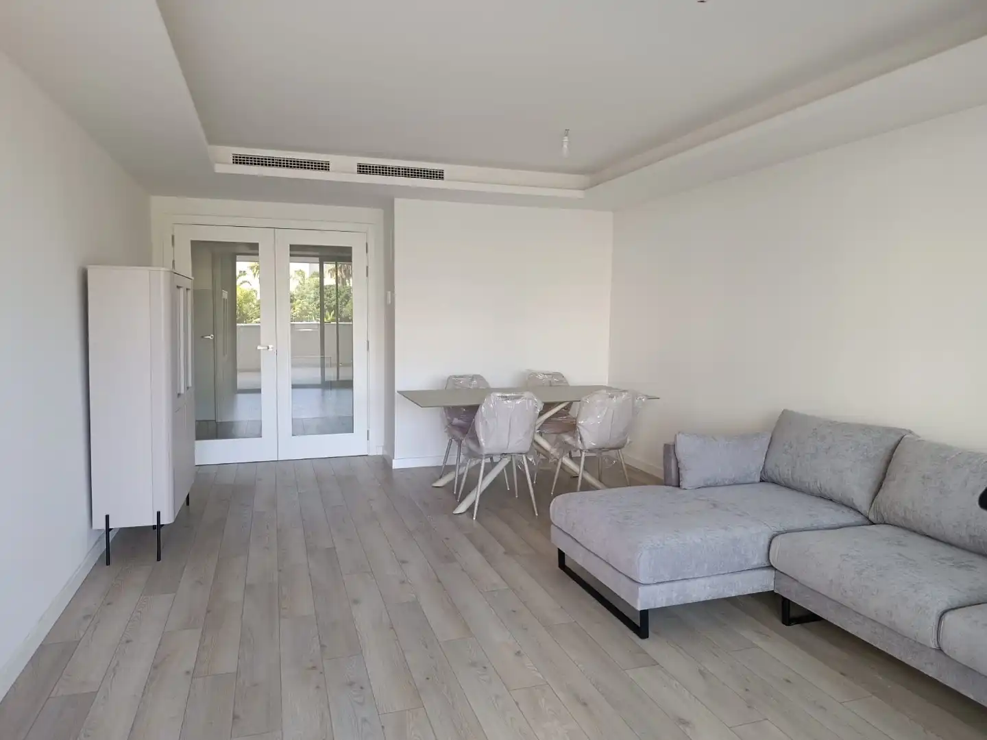 Wohnzimmer von Erdgeschoss zur Miete in Torremolinos mit Klimaanlage, Terrasse und Balkon