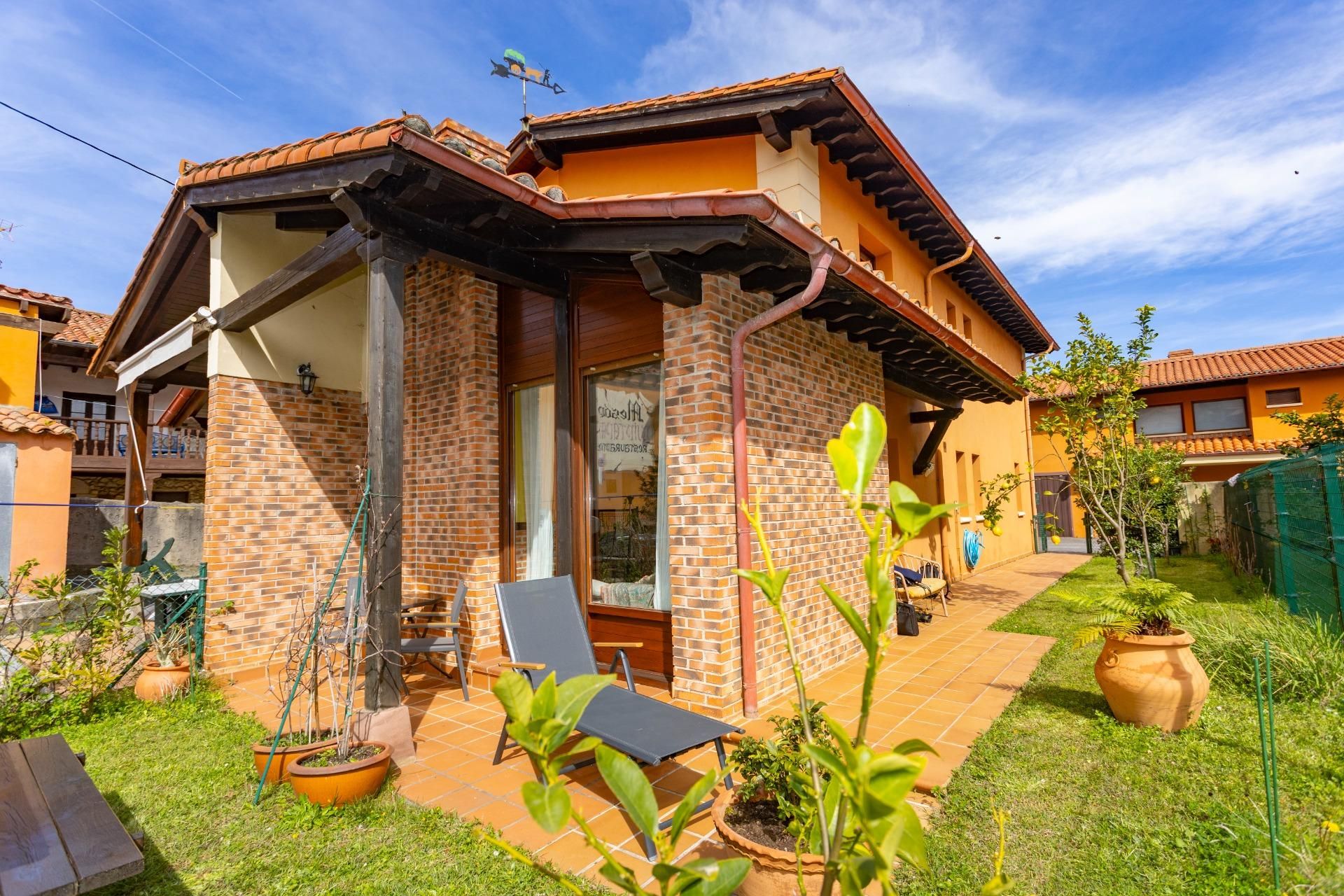 Casa adosada en venda a  PRELLEZO, Val de San Vicente