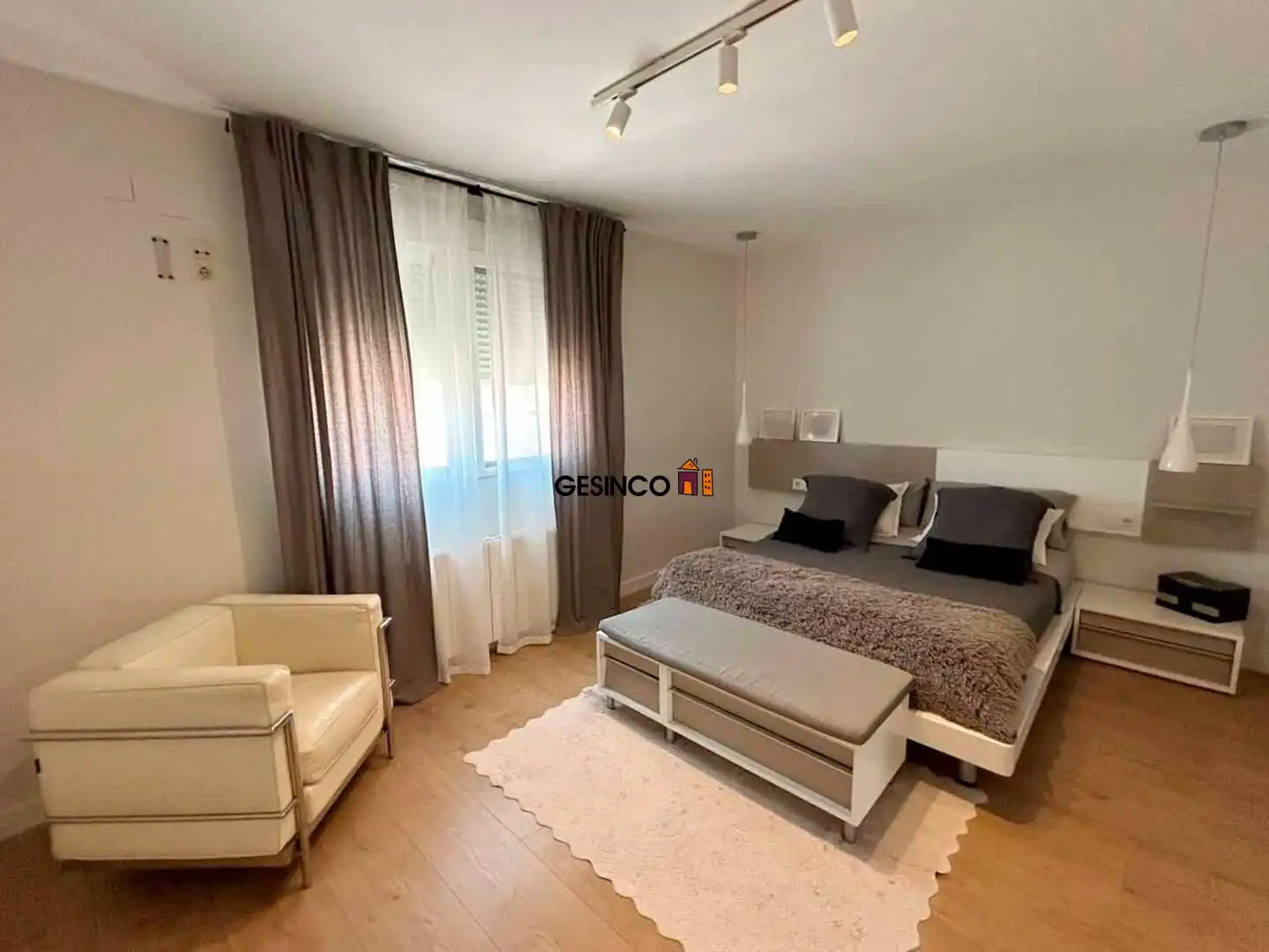 Habitación de Casa adosada en venta en Manuel con Aire acondicionado, Calefacción y Trastero
