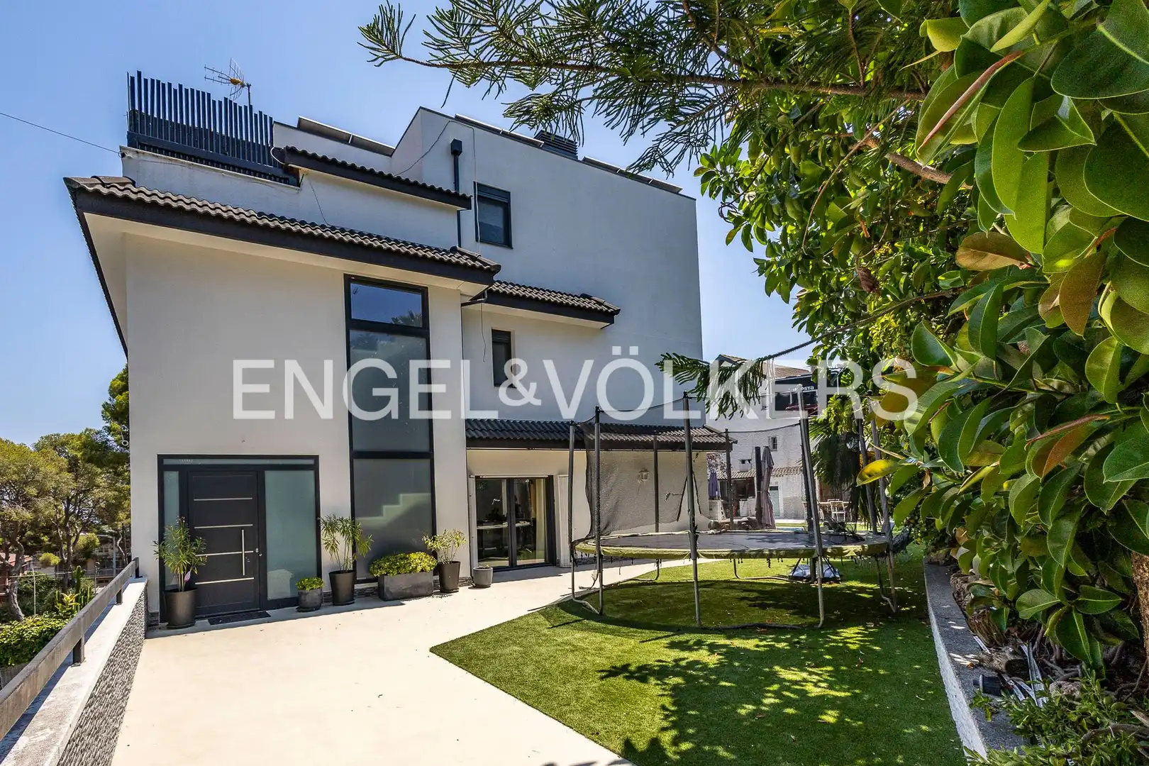 Exterior view of Houses for sale in Castelldefels  with Air Conditioner, Heating and Swimming Pool