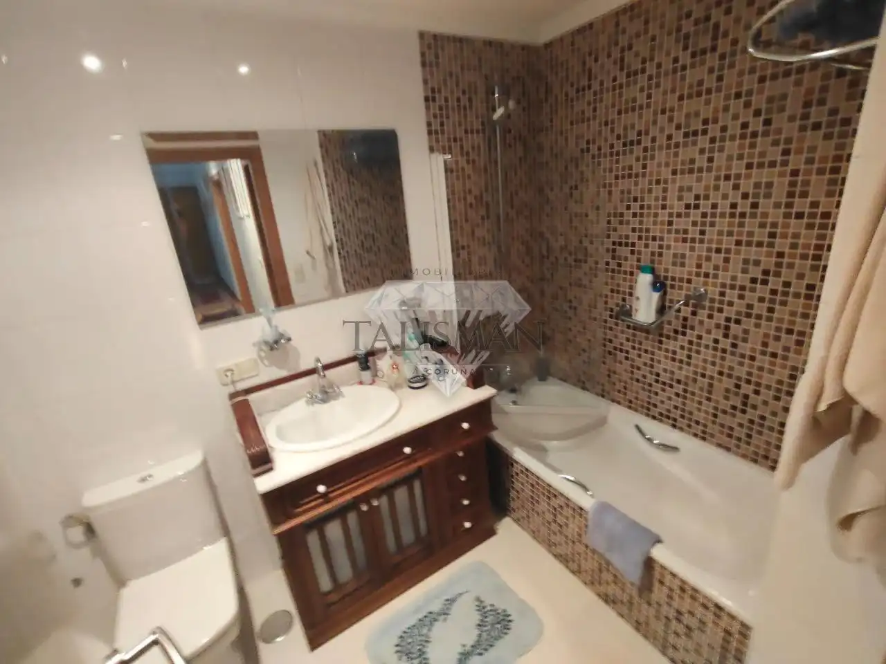 Baño de Piso en venta en Vilagarcía de Arousa con Calefacción, Parquet y Trastero