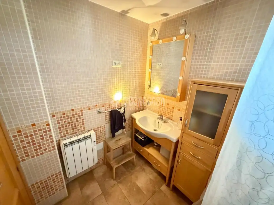 Baño de Casa o chalet en venta en Serracines con Calefacción y Jardín privado