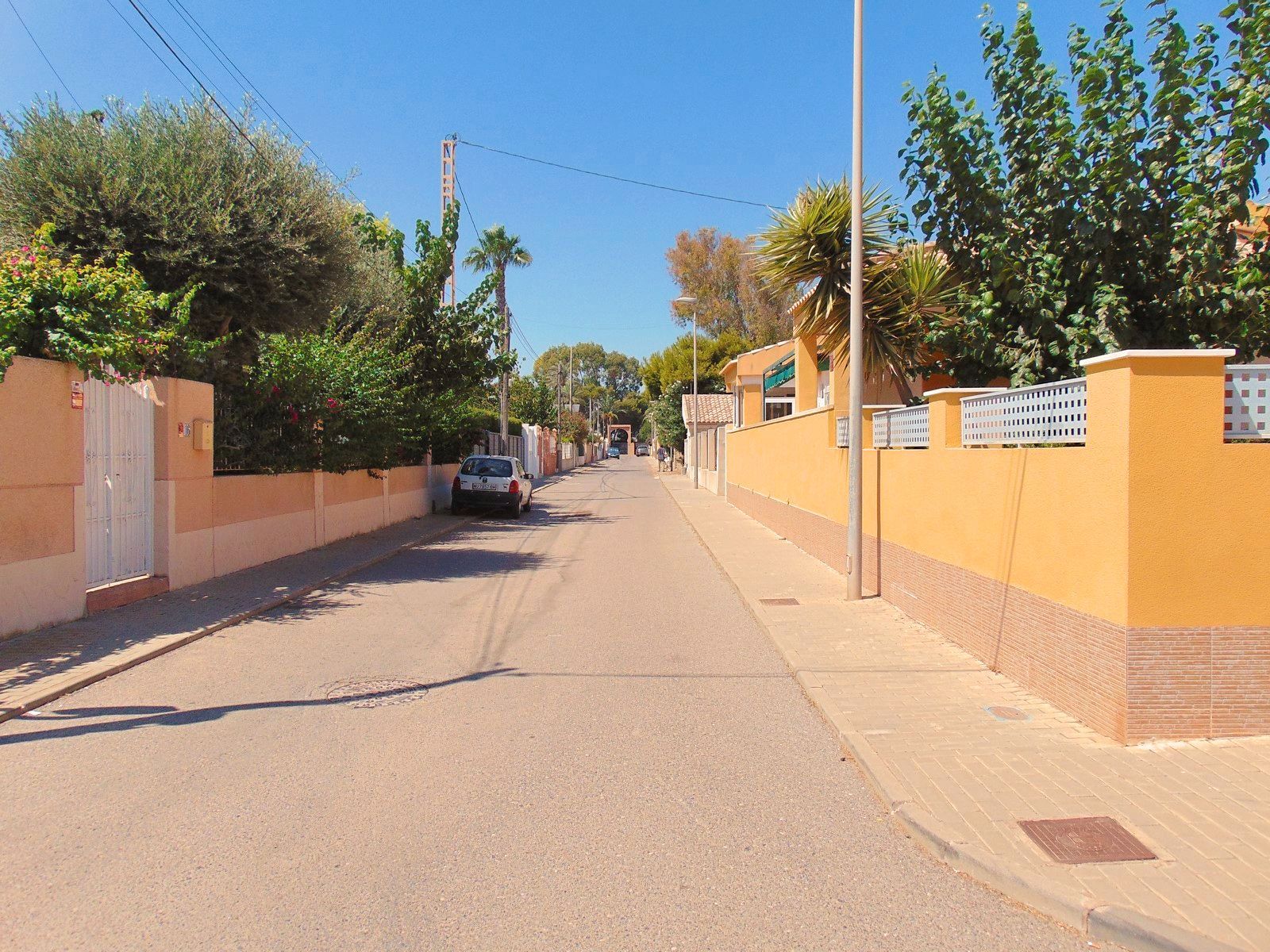 Vista exterior de Casa o xalet en venda en Pilar de la Horadada amb Jardí privat, Terrassa i Traster
