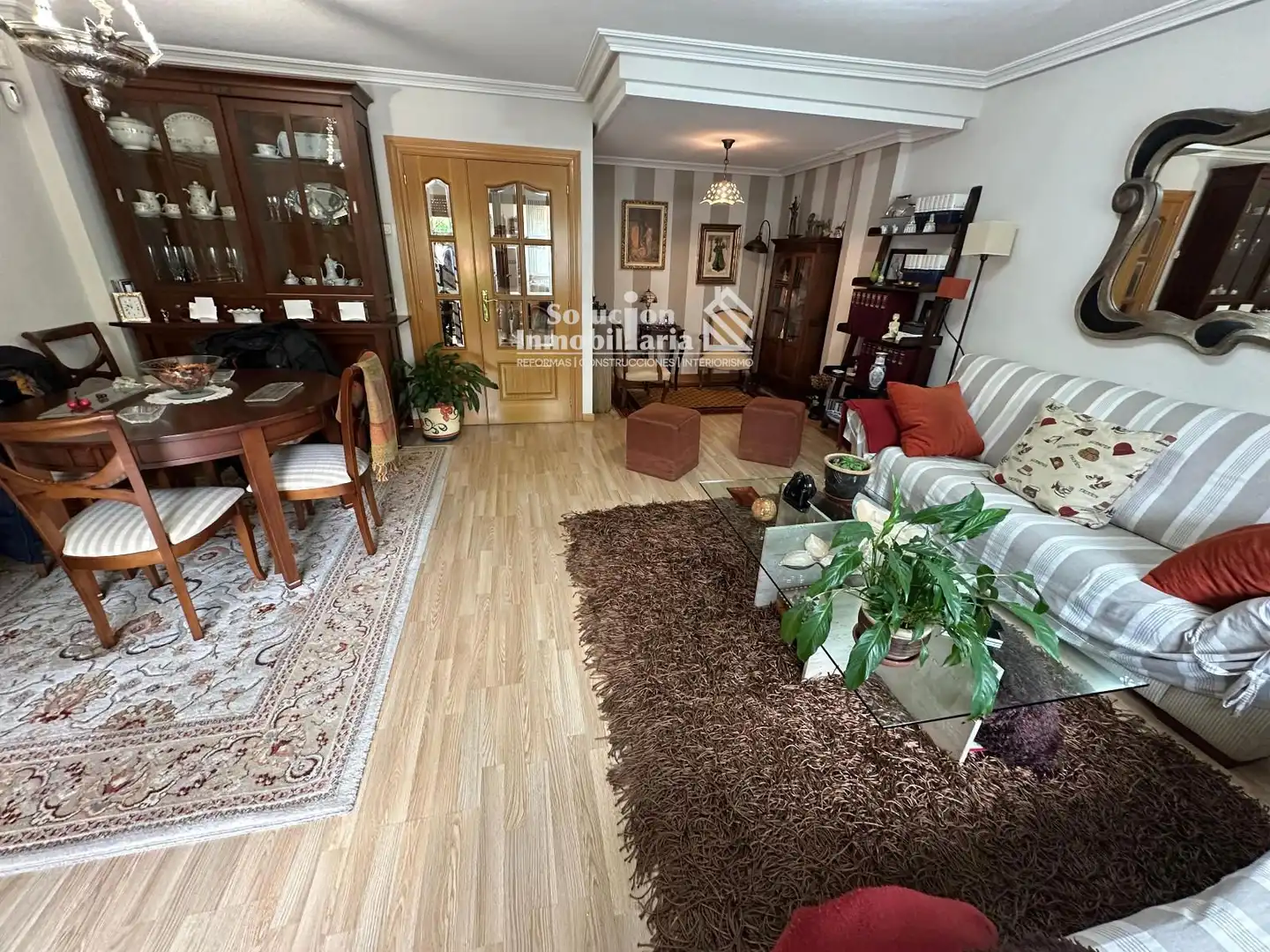Wohnzimmer von Einfamilien-Reihenhaus zum Verkauf in Salamanca mit Heizung, Privatgarten und Möbliert