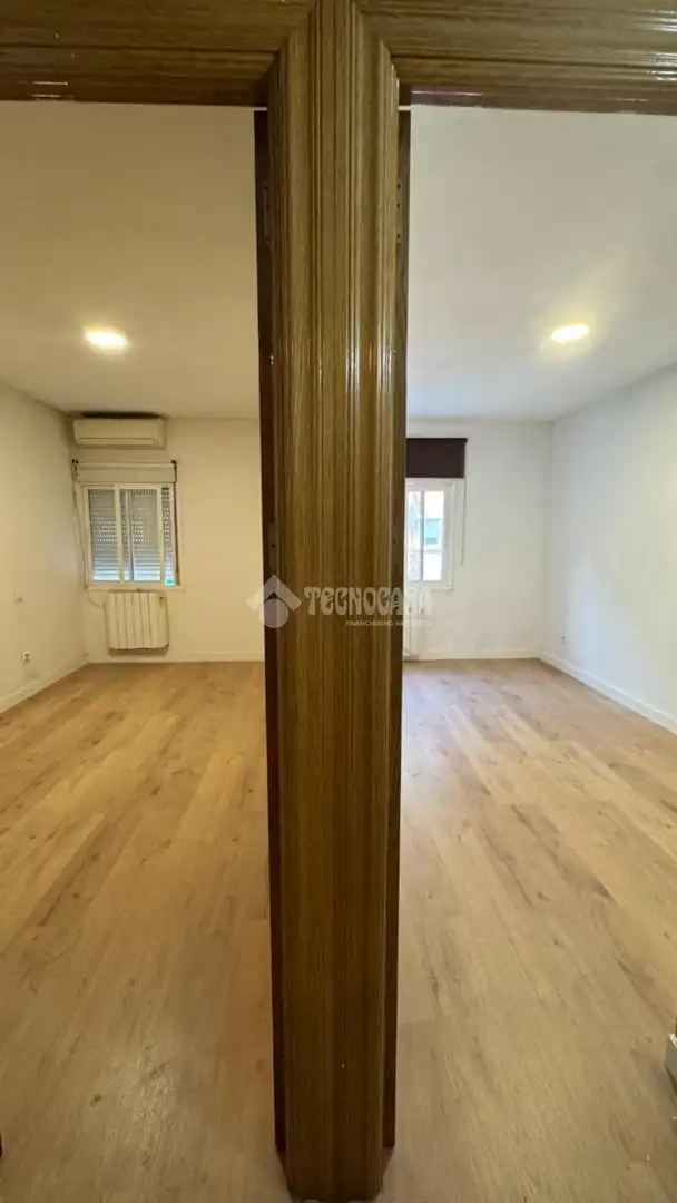 Flat for sale in Madrid  with Air Conditioner