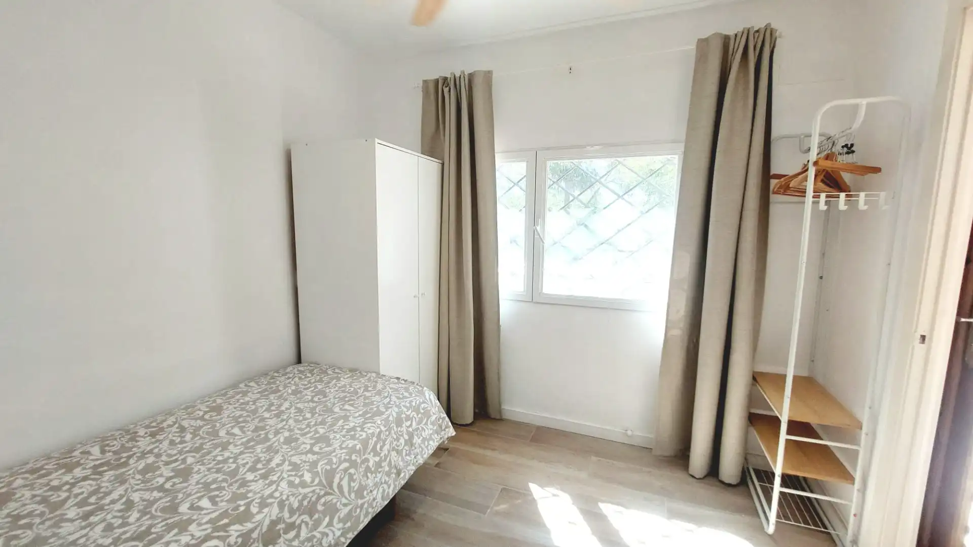 Habitación de Casa o chalet de alquiler en Madrid con Aire acondicionado, Calefacción y Jardín privado