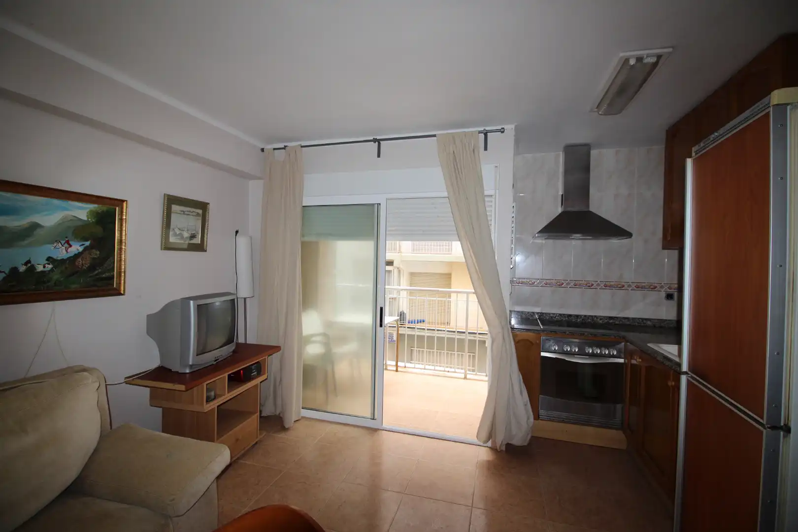 Habitación de Piso en venta en Valencia con Amueblado, Horno y Balcón