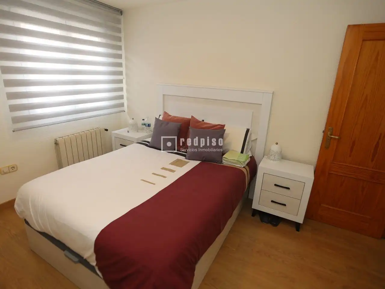 Habitación de Edificio en venta en Madrid