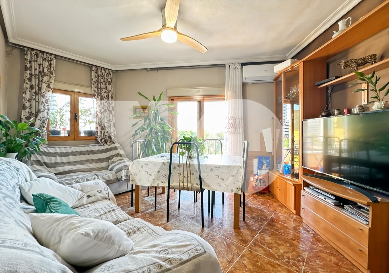 Sala de estar de Piso en venta en  Madrid Capital con Aire acondicionado y Terraza