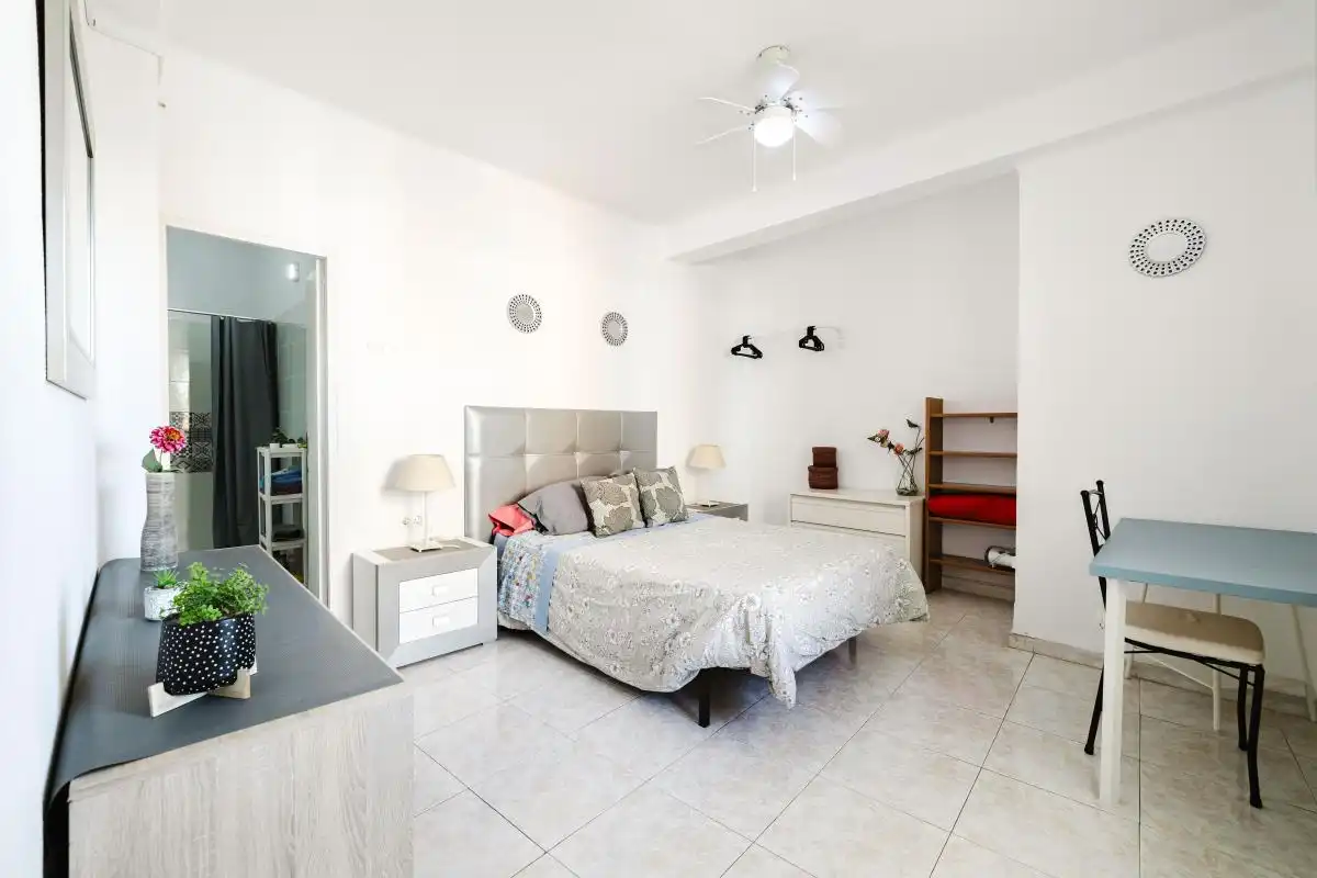 Habitación de Piso en venta en Málaga con Aire acondicionado, Calefacción y Terraza