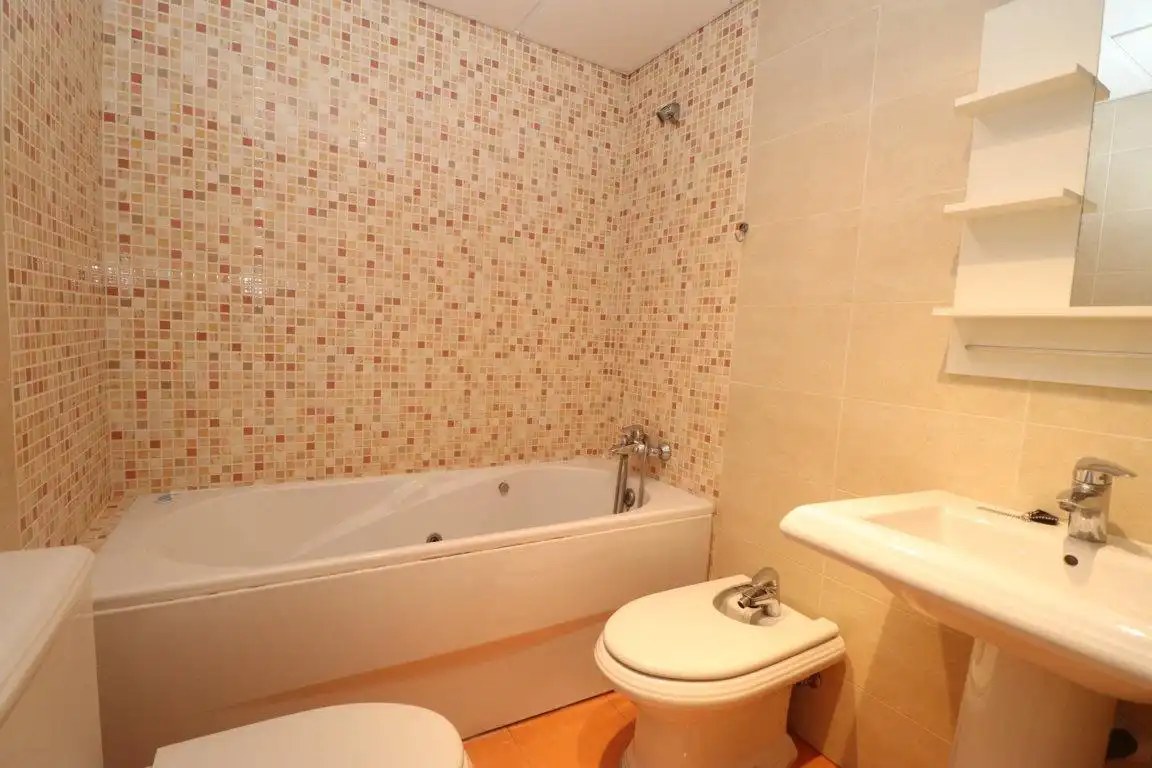Bany de Àtic de lloguer en Alhaurín El Grande amb Terrassa