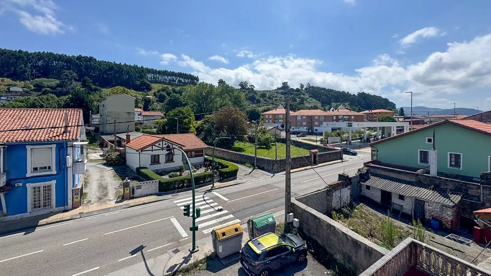 Außenansicht von Wohnung zum Verkauf in Torrelavega  mit Heizung, Parkett und Balkon