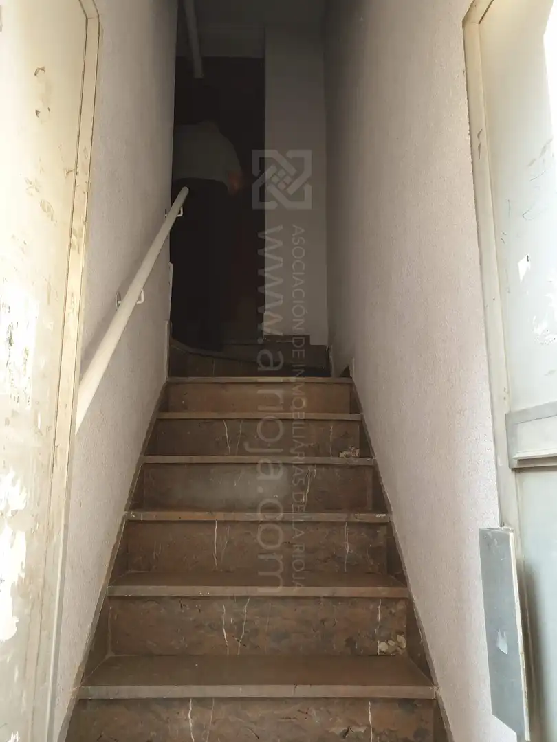 Local comercial en venta en Logroño - Vara de Rey    -   Ingenieros Pino y Amorena, imagen 4