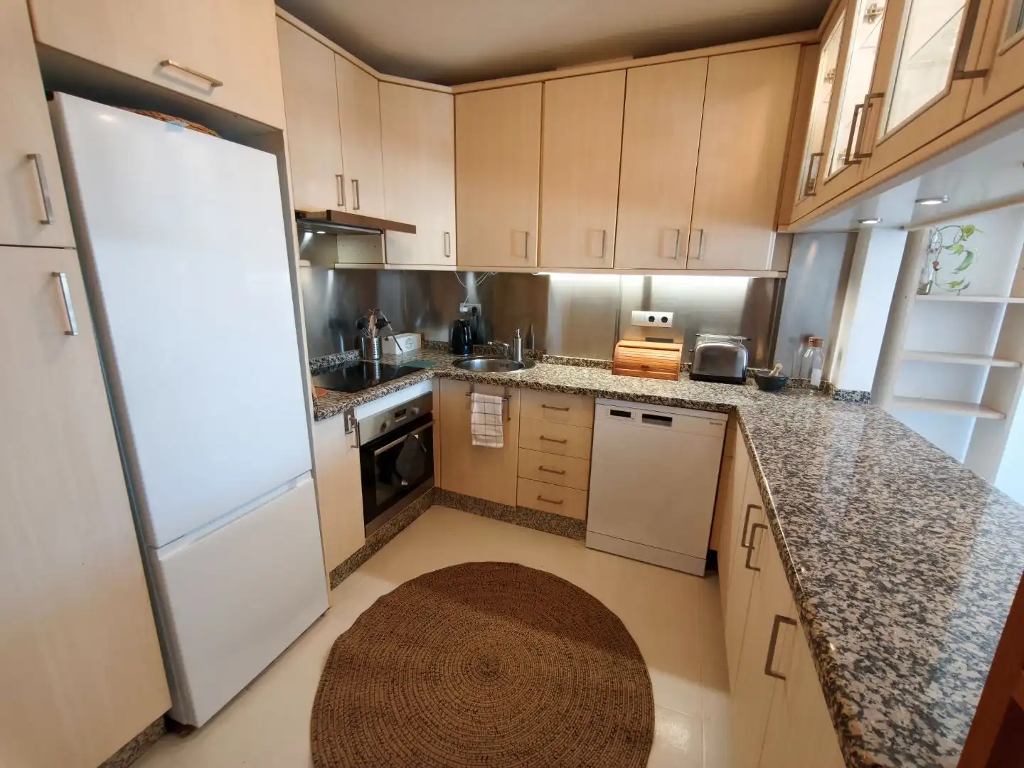 Küche von Dachboden zur Miete in Mijas mit Klimaanlage, Terrasse und Balkon