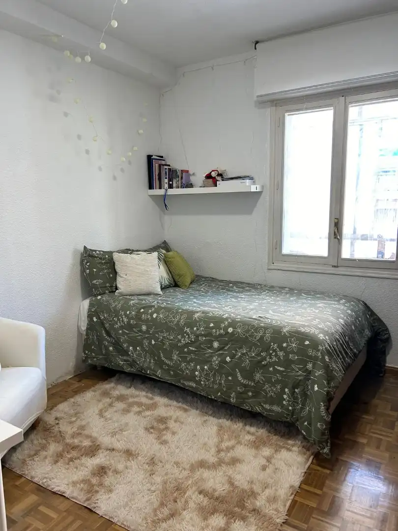 Schlafzimmer von Wohnung zur Miete in Madrid mit Heizung, Parkett und Möbliert