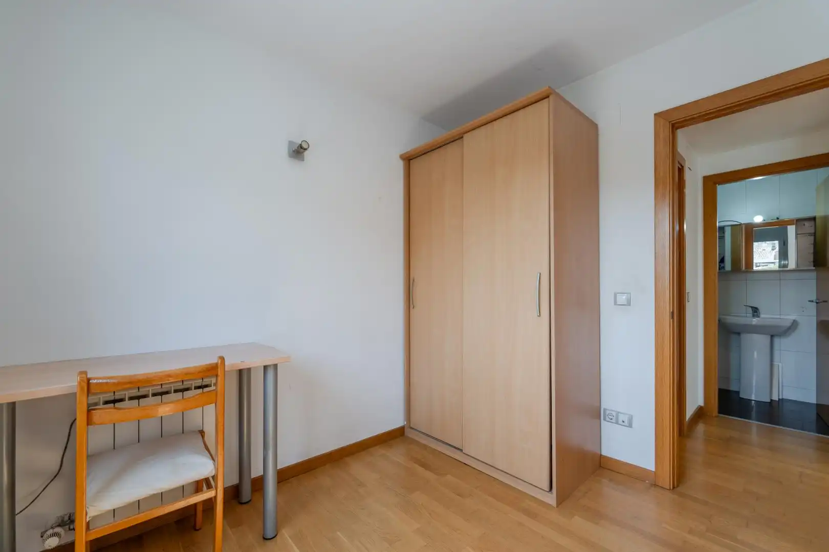 Bedroom of Flat for sale in Girona  with Heating and Balcony