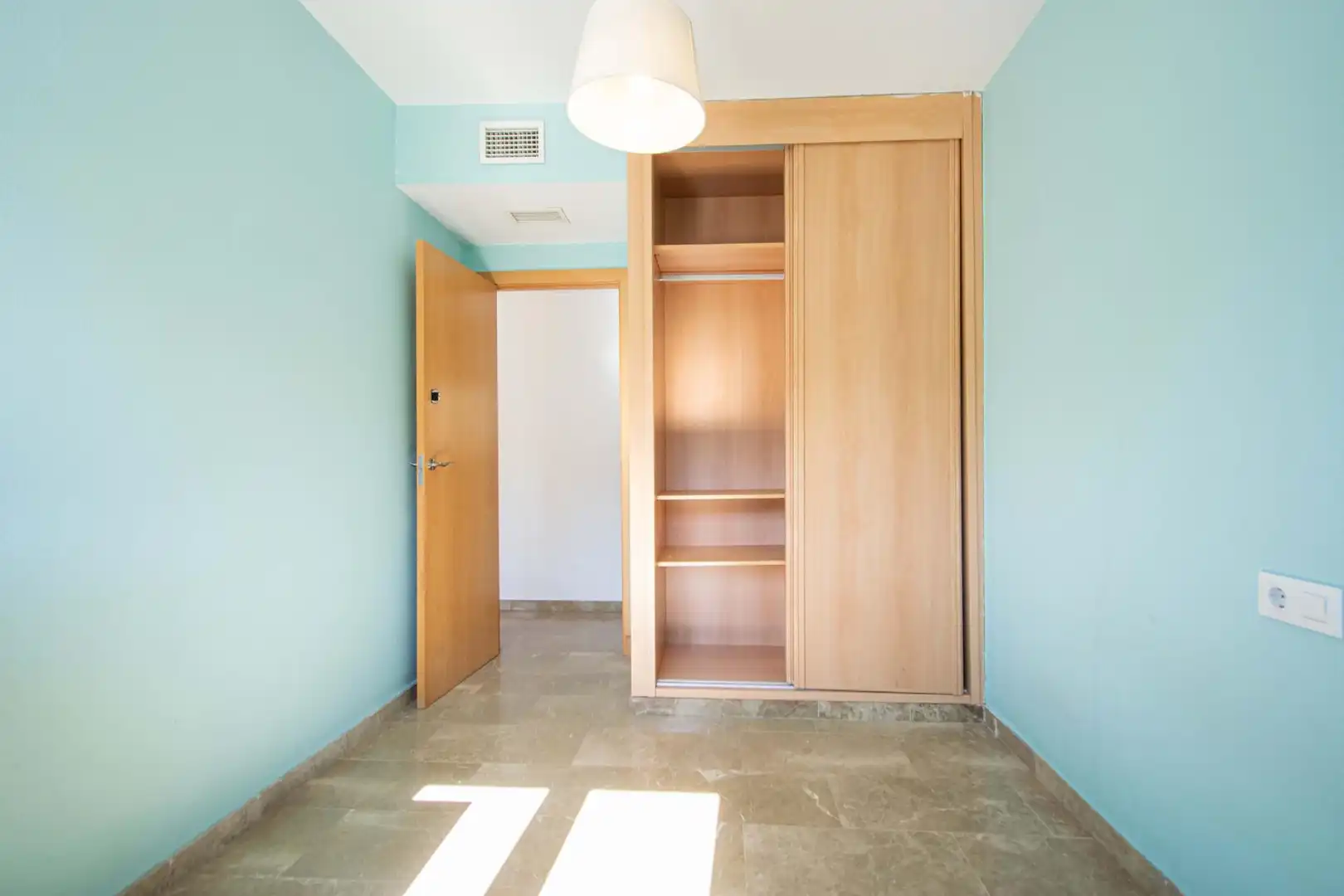 Bedroom of Flat for sale in Camas  with Air Conditioner, Heating and Terrace