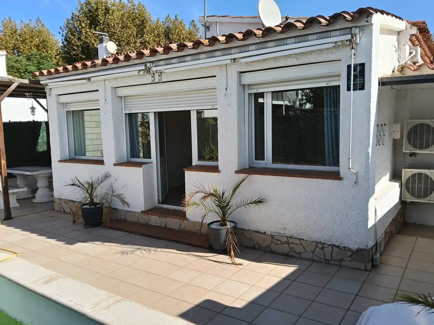 House with pool for sale in Pasaje Pani 166I