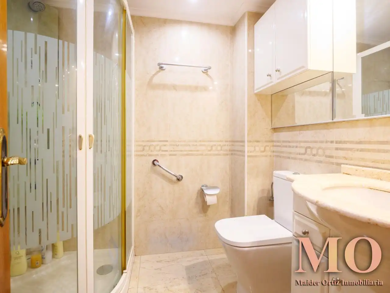 Baño de Piso en venta en Bergara con Calefacción, Terraza y Trastero