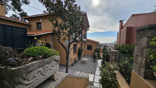 Casa-chalet en Venta en Carrer de Castellterçol en Vallcarca i els Penitents