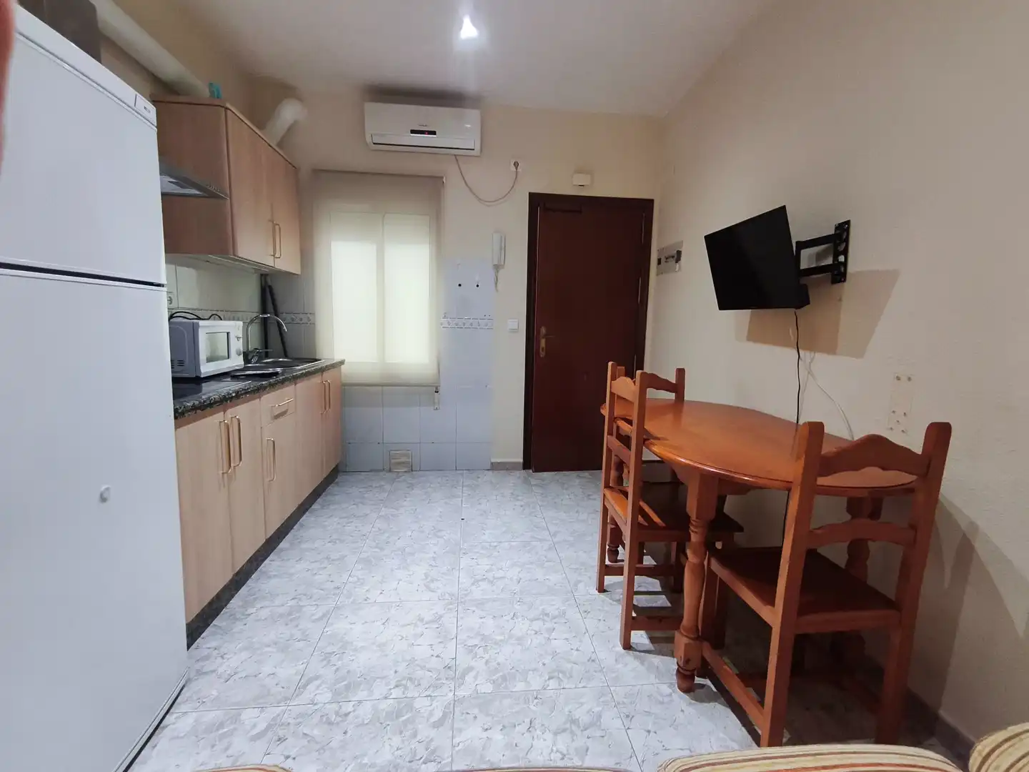 Flat with lift to rent in Calle Músico Ziryab, imagen 2