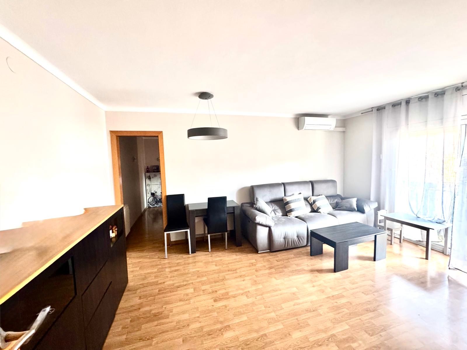 Sala d'estar de Pis en venda en Rubí amb Aire condicionat, Calefacció i Parquet