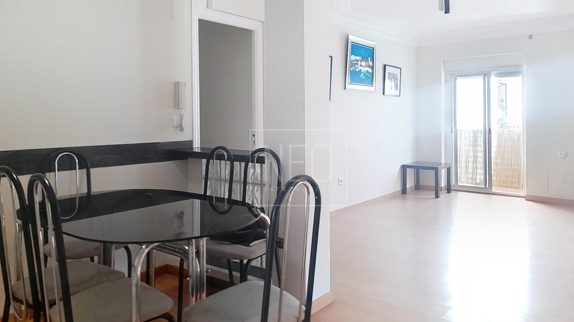 Comedor de Piso en venta en  Madrid Capital con Calefacción y Terraza