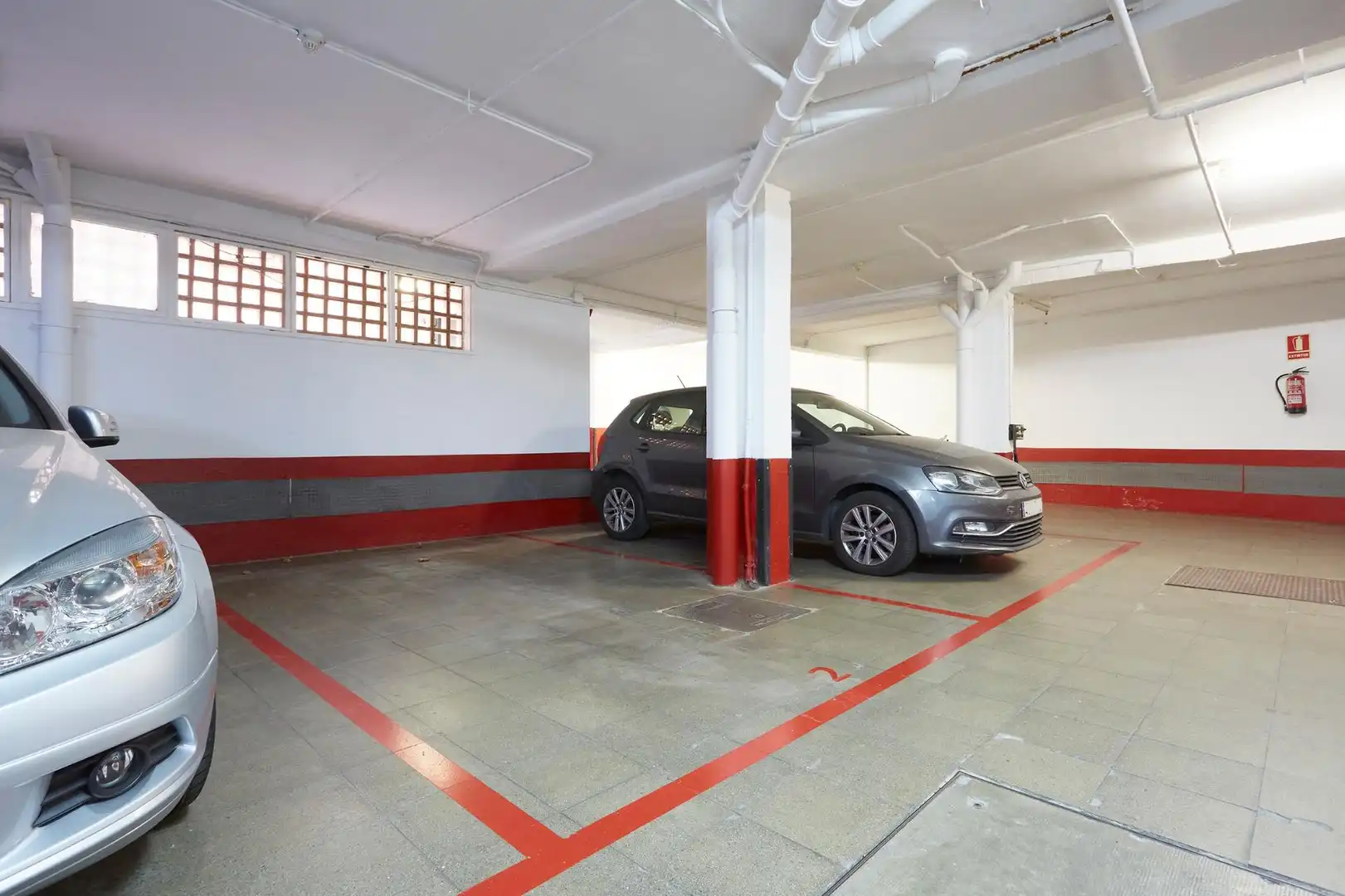 Parkplatz von Wohnung zur Miete in Barcelona mit Klimaanlage, Terrasse und Abstellraum