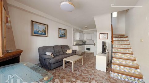 PRIMERA LÍNEA DE PLAYA! PRECIOSA CASA AMPLIA EN RESIDENCIAL CON DOS TERRAZAS Y PARKING