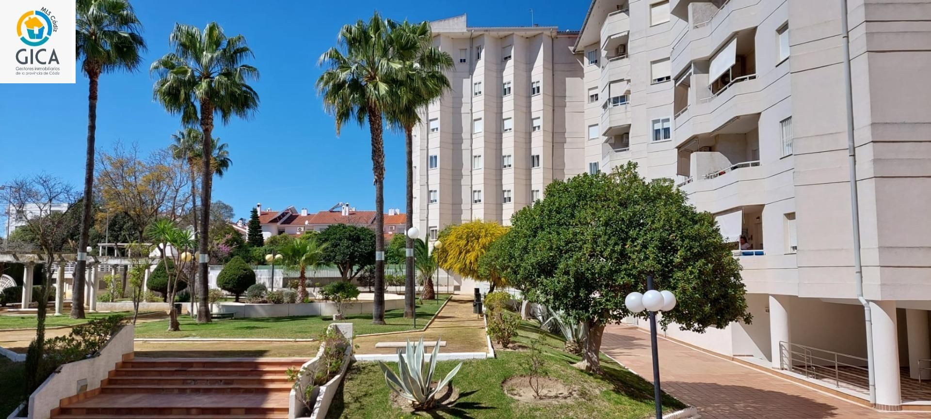 Vista exterior de Pis en venda en Jerez de la Frontera amb Aire condicionat, Terrassa i Piscina comunitària