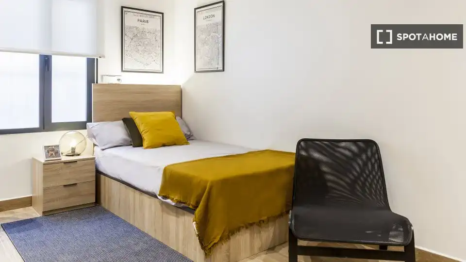 Bedroom of Flat for rent in Valencia  with Air Conditioner, Heating and Furnished