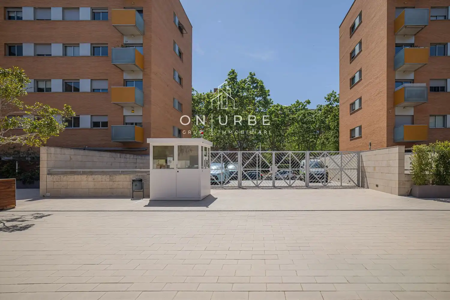 Parkplatz von Wohnung zum Verkauf in Barcelona mit Klimaanlage, Terrasse und Abstellraum
