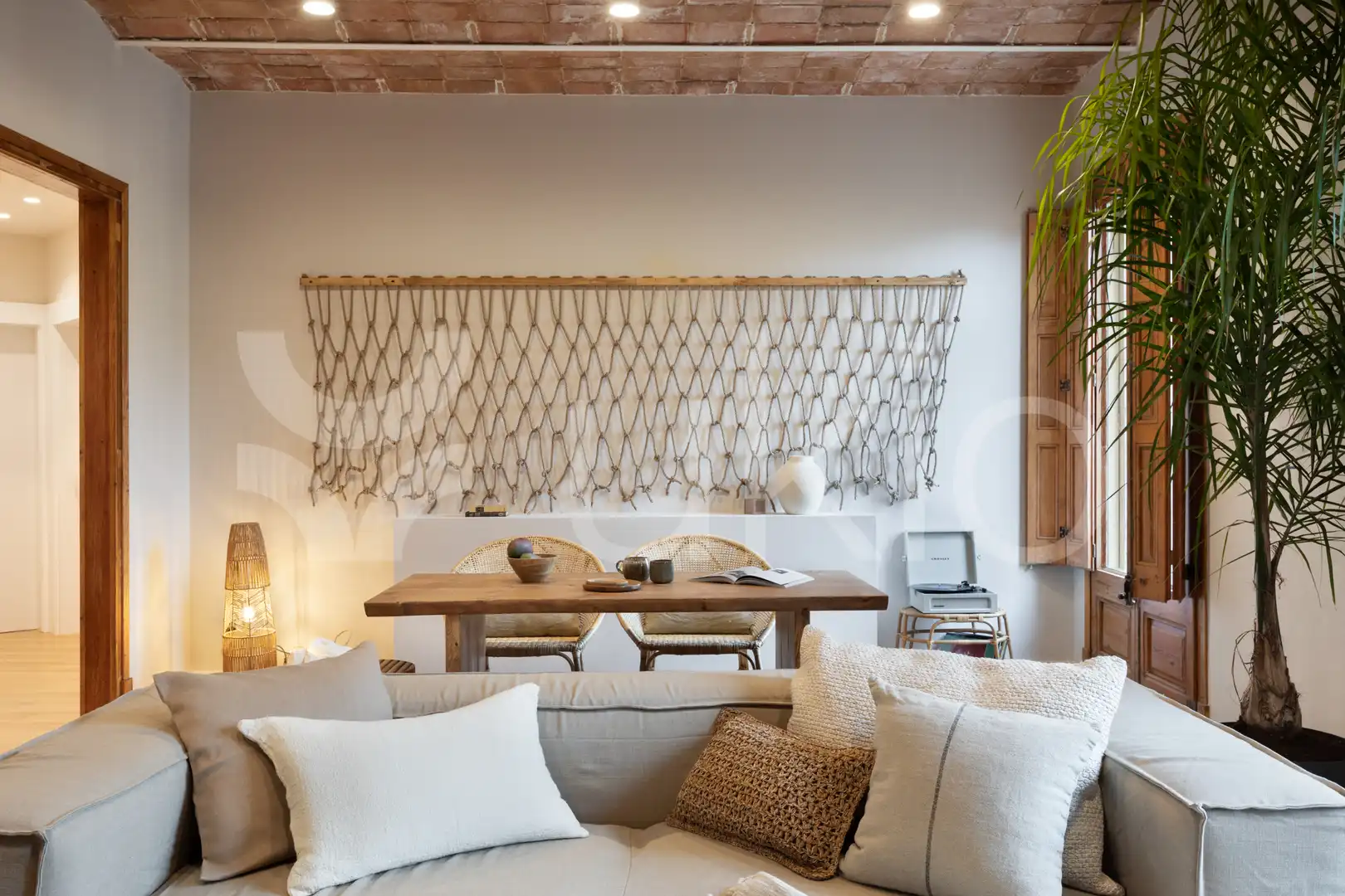 Sala de estar de Apartamento de alquiler en  Barcelona Capital con Aire acondicionado, Calefacción y Amueblado